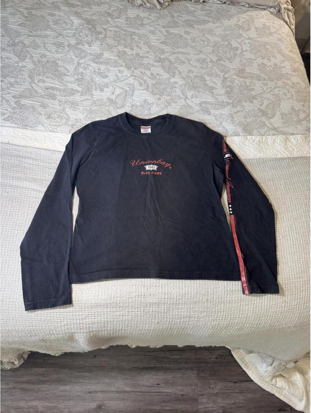 y2k black & red union bay long sleeve tshirt